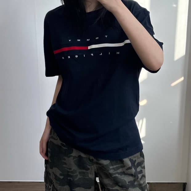 타미힐피거 네이비 반팔 티셔츠