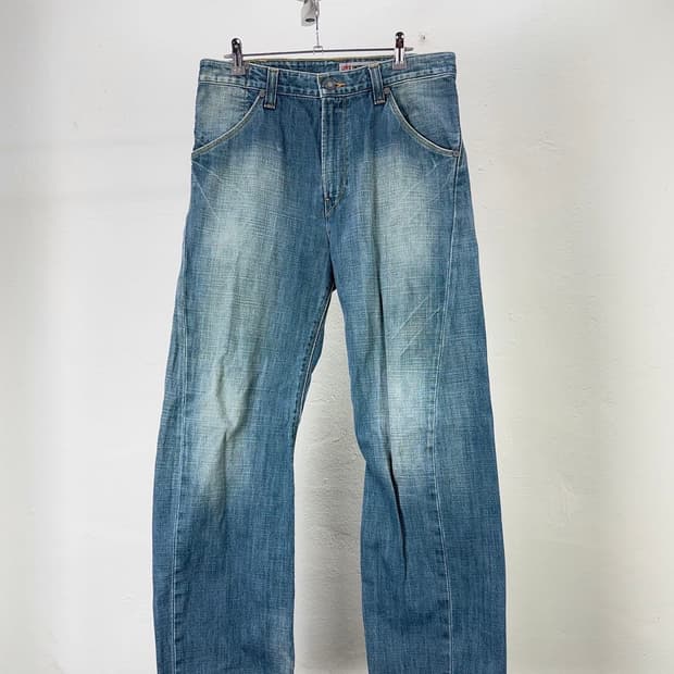 리바이스 엔지니어드 레그 트위스트 블루 데님 팬츠