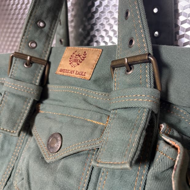 AMERICAN EAGLE 멀티 포켓 핸드백  