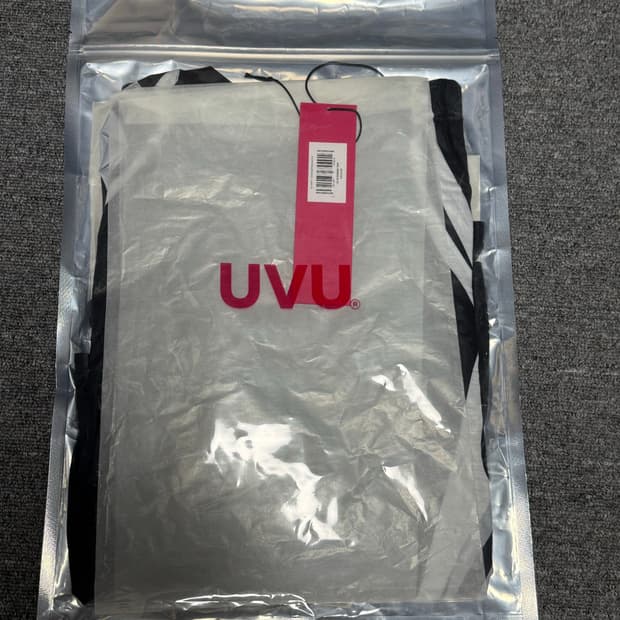 UVU 러닝 롱슬리브 판매합니다