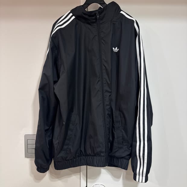 아디다스 바람막이(black)