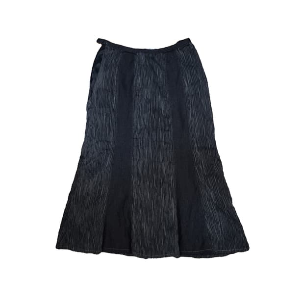 Pleated long skirt