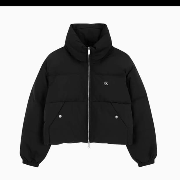 캘빈클라인 여성 볼륨 넥 크롭 푸퍼 제품 판매해요.