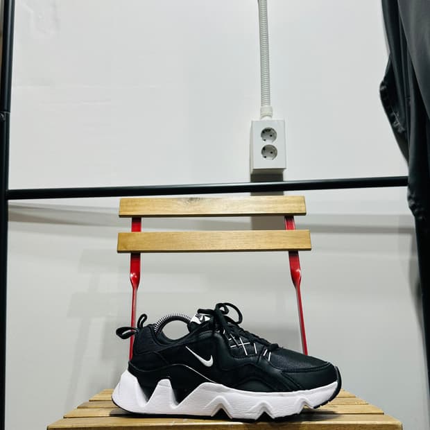 245) 나이키 운동화 여성 여자 신발 라이즈 365 블랙 화이트