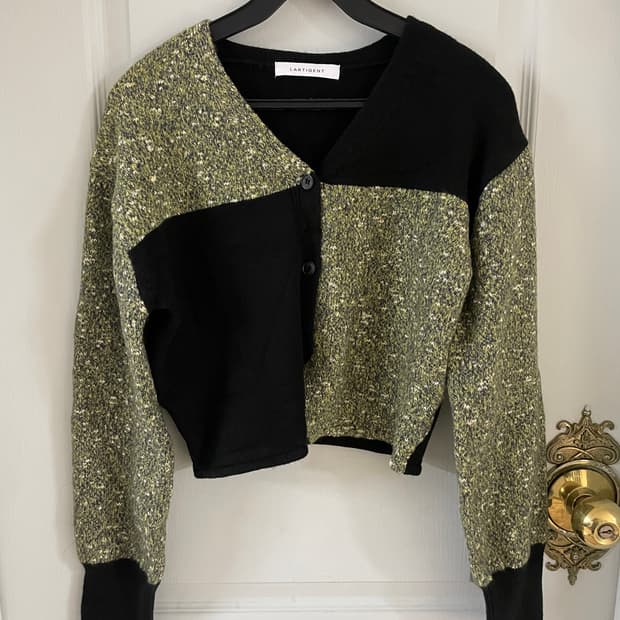 라티젠 배색 니트 가디건