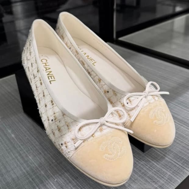 샤넬 화이트 멀티 트위드 발레리나 슈즈 37 사이즈 새상품 