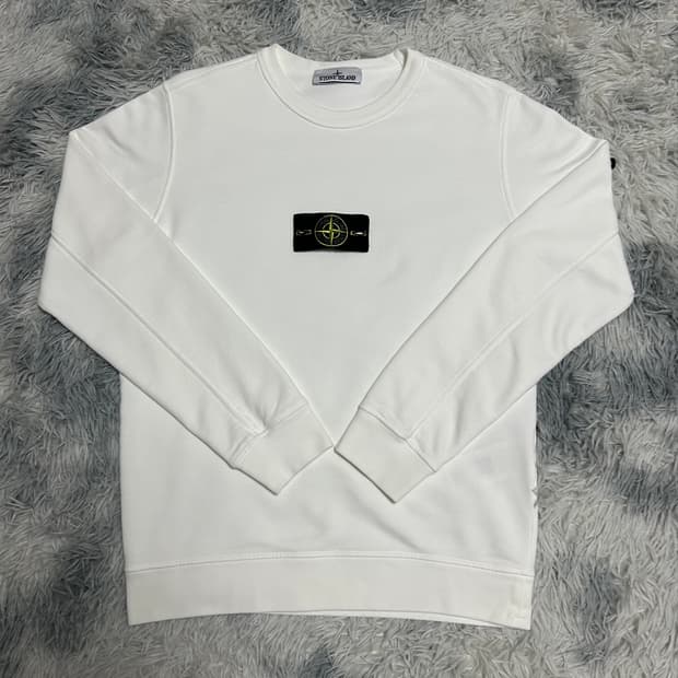 스톤아일랜드 맨투맨 22fw 새상품급