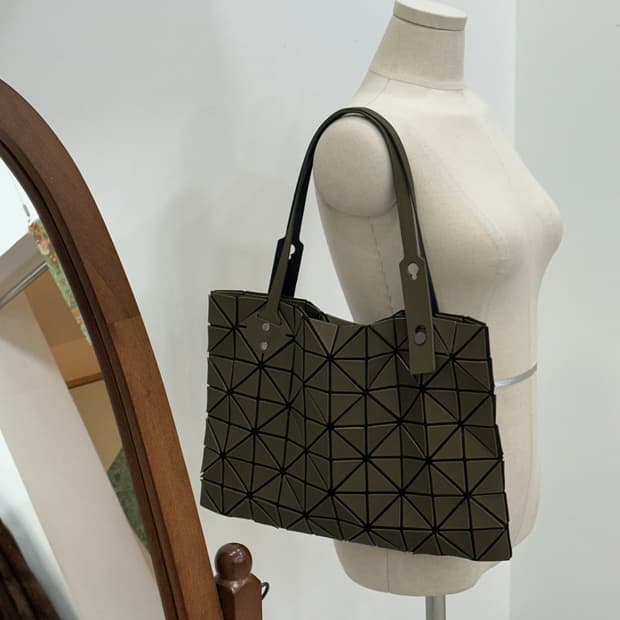 바오바오 이세이미야케 숄더백