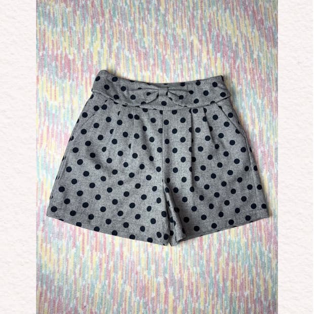 그레이 도트 울 반바지