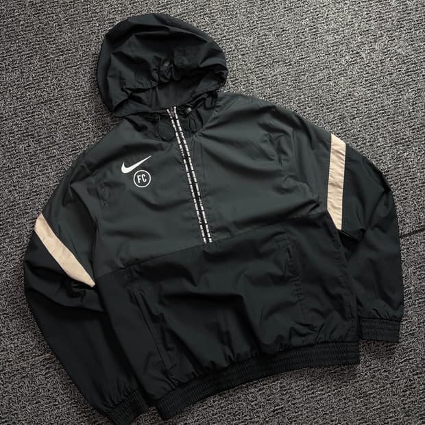 나이키 스우시로고 블랙 풀오버 우븐 아노락 웜업 1651