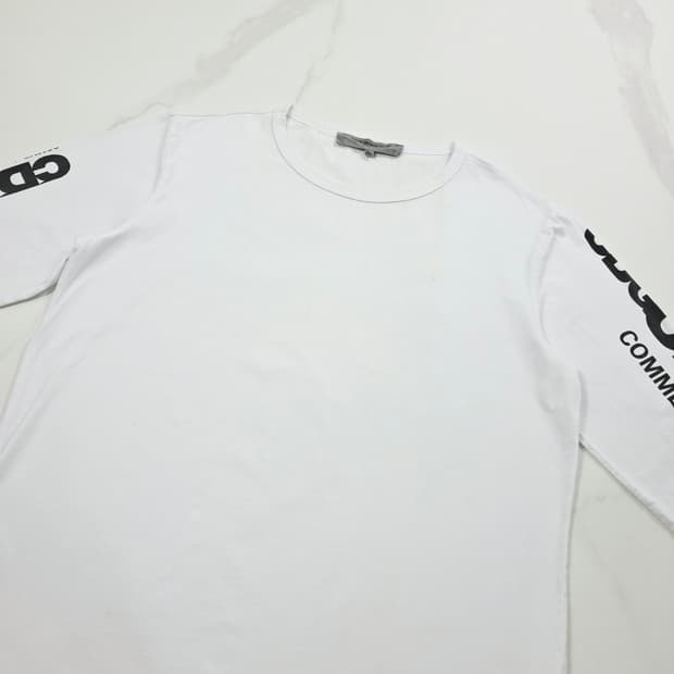 CDG 꼼데가르송 래픽 롱슬리브 티셔츠 화이트 105