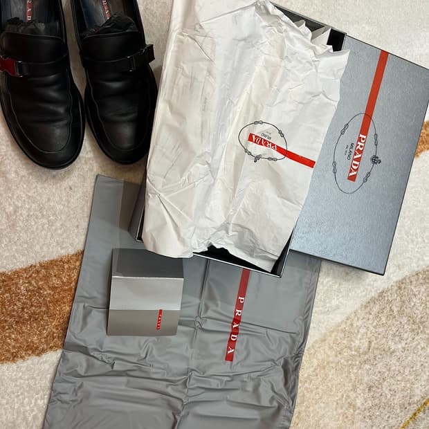 프라다 스포츠 버클 로퍼 스니커즈 6.5