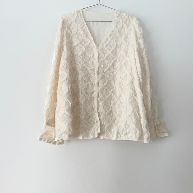 Lace whisper blouse / white
