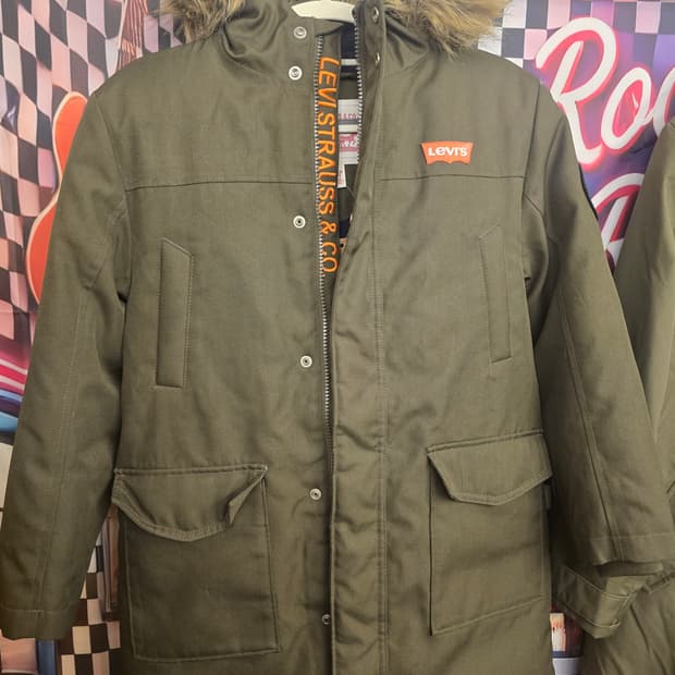 리바이스 보이즈 카키 아우터 구스패딩