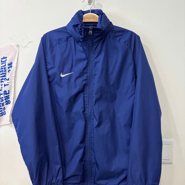 148. 나이키 바람막이
