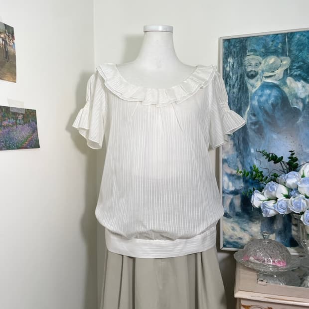 white stripe ruffle sleeve shirring love