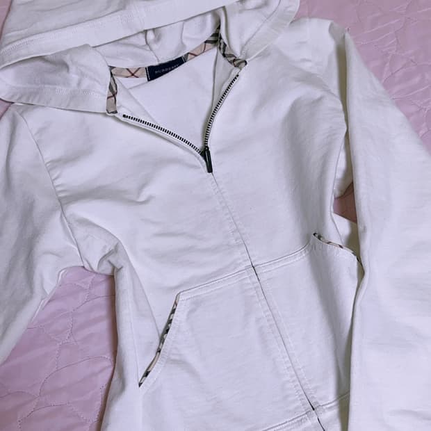 버버리 딱붙핏 슬림핏 후드집업 화이트 히메갸루 오네갸루 이코 솜 블루라벨