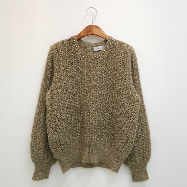 카키 울혼방 진주넥 테이프사 여성 니트