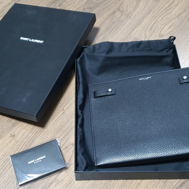 생로랑 삭드주르 클러치 블랙