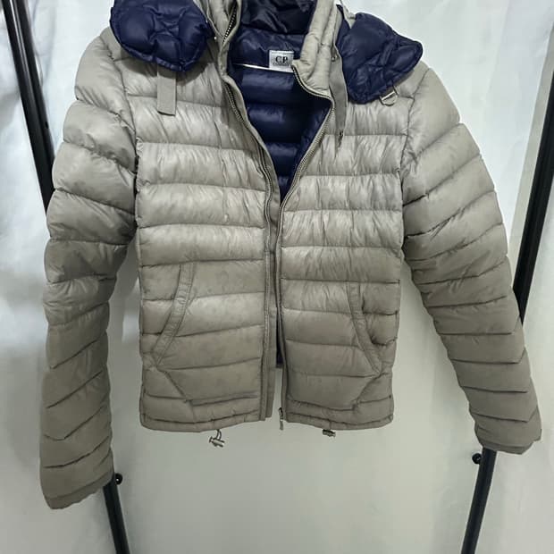 CP 컴퍼니 경량패딩 