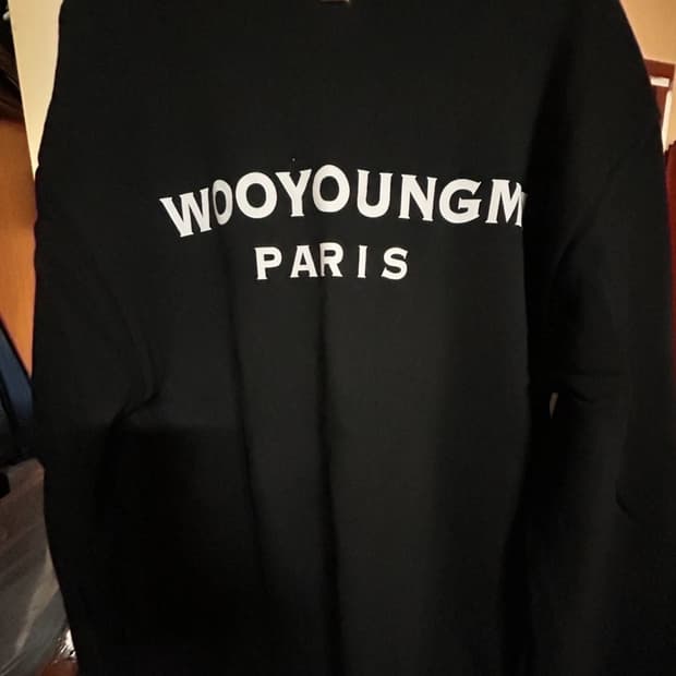 우영미 블랙 맨투맨