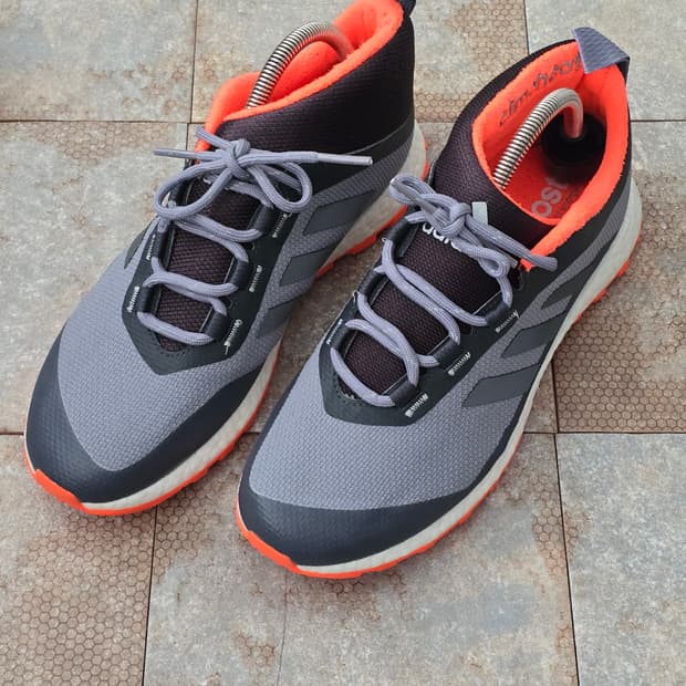 (275)아디다스 클라이마 히트 로켓 부스트 