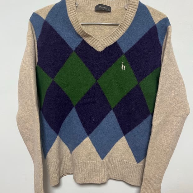 헤지스 아가일 브이넥 니트