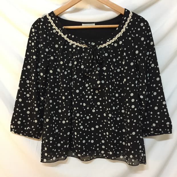 도트 레이스 리본 블라우스