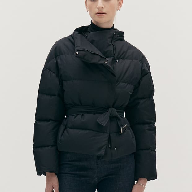 시에 SIE 이브 숏 구스다운 패딩 블랙 (+벨트,옷걸이)