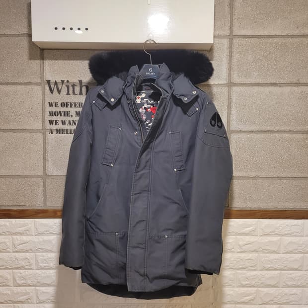 무스너클 스틸링 블랙퍼 패딩 M