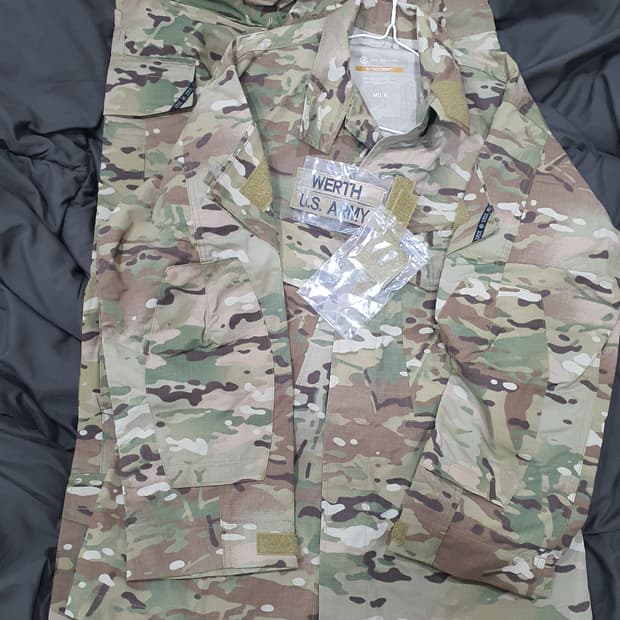 크라이프리시전  멀티캠 전투복 