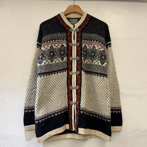 스쿼밸리 노르딕 버클 니트 가디건