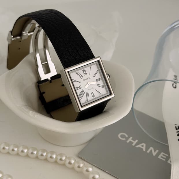 샤넬 마드모아젤 시계 (감정서 포함)