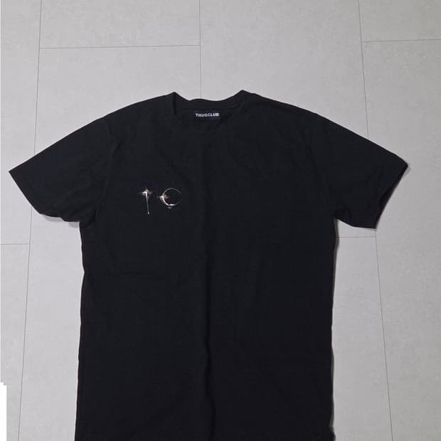 떠그 클럽 초판 슬림핏 반팔 L