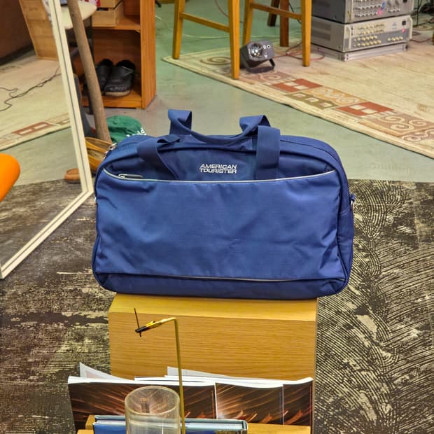 아메리칸 투어리스터 블루 보스턴백