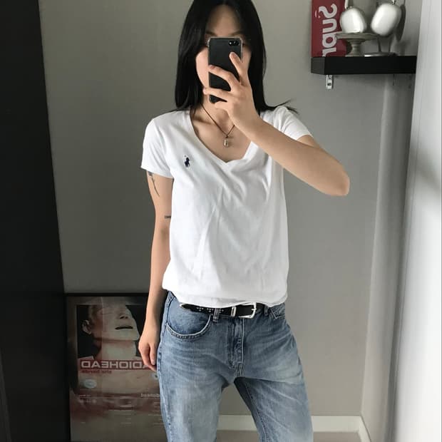폴로 랄프로렌 포니로고 화이트 브이넥 반팔티