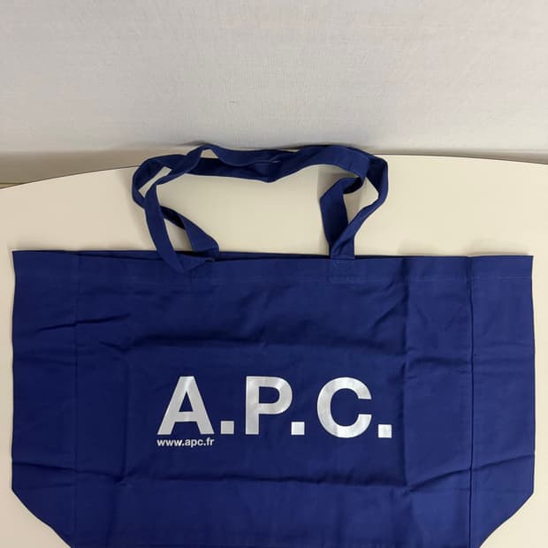 A.P.C 아페쎄 에코백 네이비