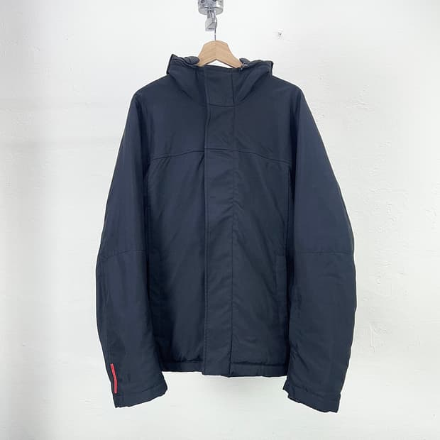 프라다 07FW 레드탭 폴리에스테르 후드 점퍼