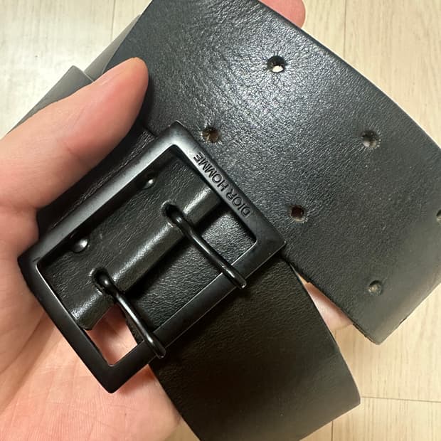 디올옴므 바이 에디슬리먼 트렌치 버클 벨트