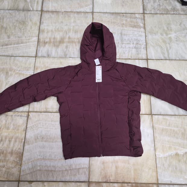 유니클로 퍼프테크 파카 와인 M
