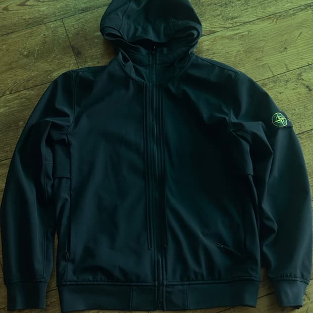 (L) 스톤아일랜드 22ss 라이트 소프트쉘 자켓 