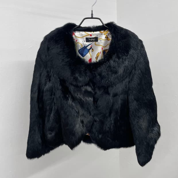 블랙 카라 렉스 퍼자켓