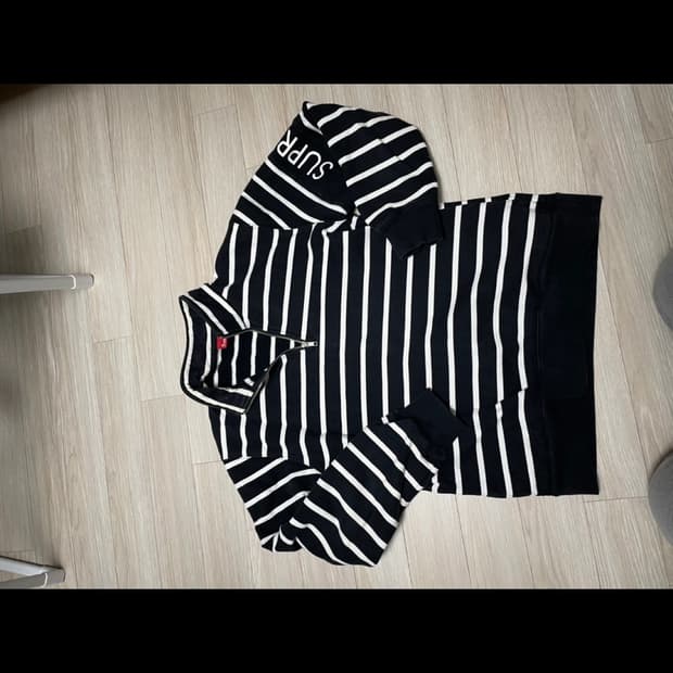 슈프림 하프집업