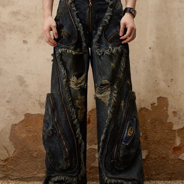 Personsoul aliens dirty ripped jeans