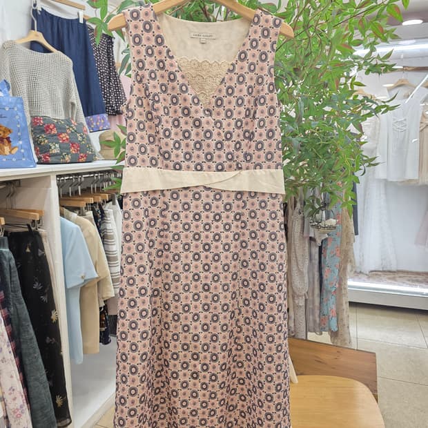 로라애슐리 LAURA ASHLEY