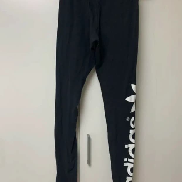 아디다스 빅로고 레깅스