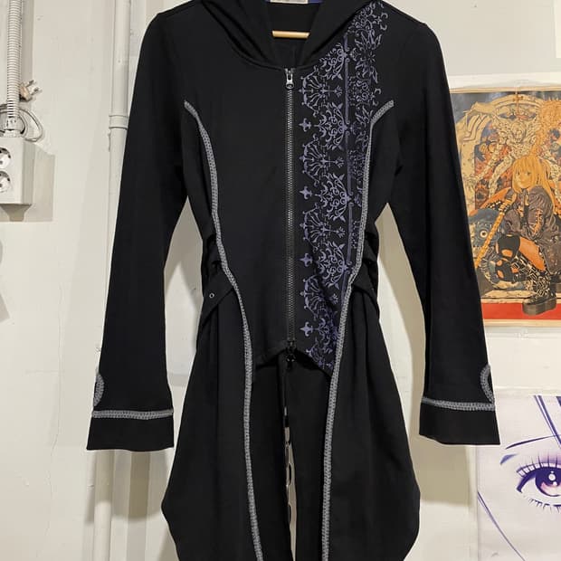 putumayo 푸투마요 플라워 프린팅 스티치 버클 블랙 후드집업 펑크