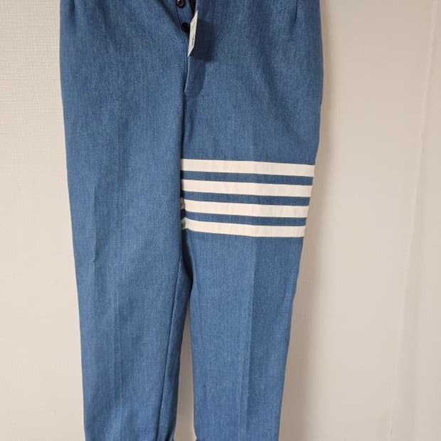 톰브라운 워시드 4bar 데님 팬츠 (Size 1/30)