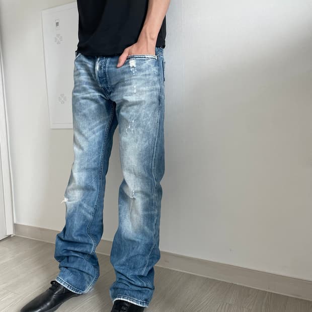 Diesel straight-fit jeans 32x32