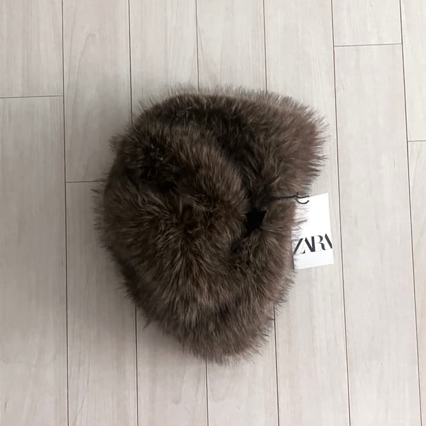 ZARA fur-leather reversible hat